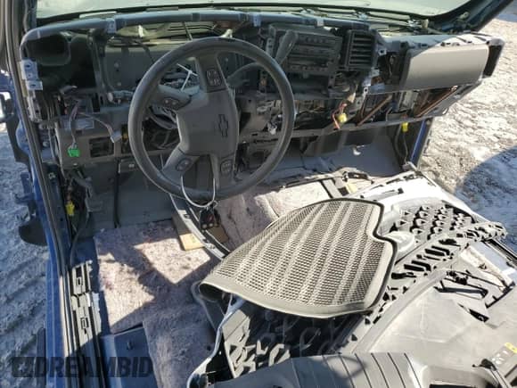 2003 Chevrolet Silverado SS с VIN 2GCEK19N531325806, выставлен на аукционе Copart как лот 72250174 с пробегом Не указан миль и На запчасти • Non repairable. История ставок и продаж доступна на DreamBid. Изображение 8.
