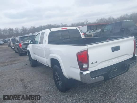 2022 Toyota Tacoma SR with VIN 3TYSX5EN9NT014347, listed as a IAAI auction lot 41631557 with 10 mi miles and . Bid and sale history available at DreamBid. Image 3.