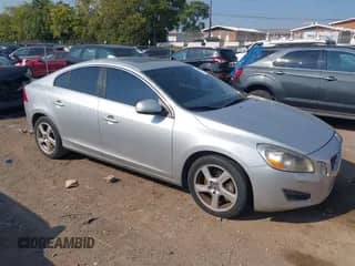2012 Volvo S60 T5 с VIN YV1622FS2C2021170, выставлен на аукционе IAAI как лот 43240549 с пробегом 147 125 миль миль и . История ставок и продаж доступна на DreamBid. Изображение 1.