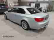 2011 BMW M3 z VIN WBSDX9C56BE584895, wystawiony jako IAAI lot #43533940 z przebiegiem 149 547 mil mil oraz . Historia ofert i sprzedaży dostępna na DreamBid. Obrazek 3.