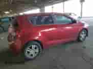 2012 Chevrolet Sonic LT z VIN 1G1JD6SH1C4170016, wystawiony jako Copart lot #77184494 z przebiegiem 127 311 mil mil oraz Czysty tytuł • Clean title. Historia ofert i sprzedaży dostępna na DreamBid. Obrazek 3.