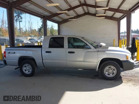 2006 Dodge Dakota ST with VIN 1D7HW28N36S710817, listed as a IAAI auction lot 43283452 with 169,214 mi miles and . Bid and sale history available at DreamBid. Image 13.