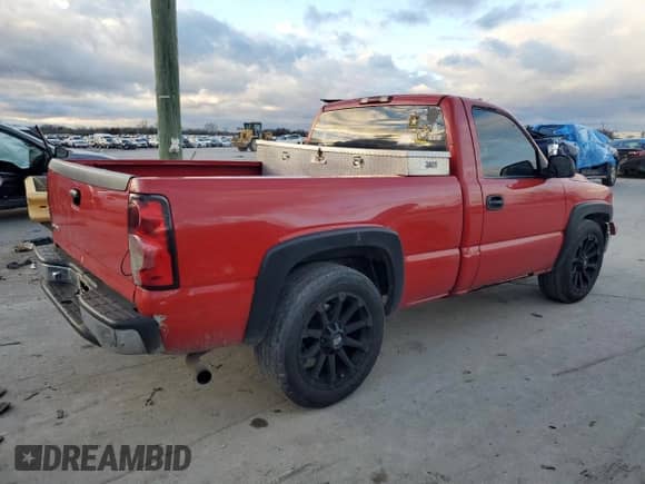 2000 Chevrolet Silverado 1500 with VIN 1GCEC14W8YZ158580, listed as a Copart auction lot 87218854 with Not provided miles and Salvage title. Bid and sale history available at DreamBid. Image 3.