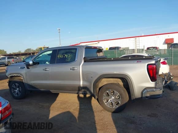 2024 GMC Sierra 1500 SLE with VIN 1GTUUBED7RZ100862, listed as a IAAI auction lot 43167470 with 33,767 mi miles and . Bid and sale history available at DreamBid. Image 15.