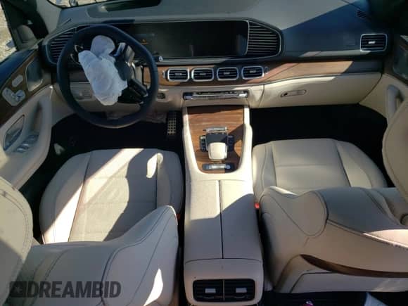 2025 Mercedes-Benz GLS 450 z VIN 4JGFF5KE8SB388466, wystawiony jako Copart lot #62907065 z przebiegiem 1 726 mil mil oraz Szkoda całkowita • Salvage title. Historia ofert i sprzedaży dostępna na DreamBid. Obrazek 8.