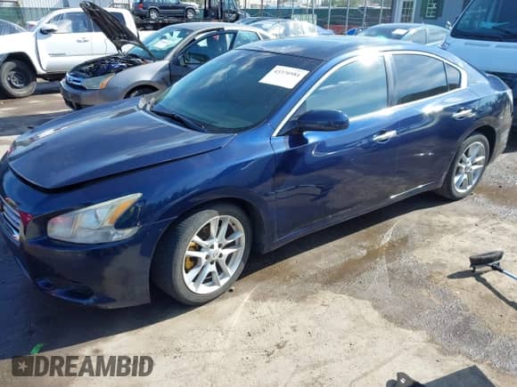 2012 Nissan Maxima SV z VIN 1N4AA5AP3CC835027, wystawiony jako IAAI lot #43370581 z przebiegiem 152 579 mil mil oraz . Historia ofert i sprzedaży dostępna na DreamBid. Obrazek 2.