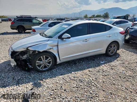 2017 Hyundai Elantra Limited with VIN 5NPD84LF0HH154305, listed as a Copart auction lot 70591215 with 152,956 mi miles and Salvage title. Bid and sale history available at DreamBid. Image 1.