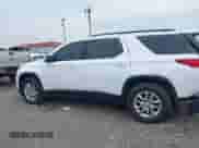 2021 Chevrolet Traverse LT z VIN 1GNERHKW4MJ233642, wystawiony jako IAAI lot #43240454 z przebiegiem 55 052 mil mil oraz . Historia ofert i sprzedaży dostępna na DreamBid. Obrazek 14.