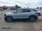 2024 Chevrolet TrailBlazer LT z VIN KL79MPSL1RB213436, wystawiony jako IAAI lot #42795746 z przebiegiem 3 555 mil mil oraz . Historia ofert i sprzedaży dostępna na DreamBid. Obrazek 14.