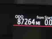 2015 Toyota Prius One z VIN JTDKDTB37F1098842, wystawiony jako IAAI lot #42599025 z przebiegiem 87 264 mil mil oraz . Historia ofert i sprzedaży dostępna na DreamBid. Obrazek 16.