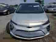 2022 Chevrolet Bolt EV 1LT z VIN 1G1FW6S08N4123532, wystawiony jako Copart lot #81430245 z przebiegiem 107 584 mil mil oraz Czysty tytuł • Clean title. Historia ofert i sprzedaży dostępna na DreamBid. Obrazek 5.