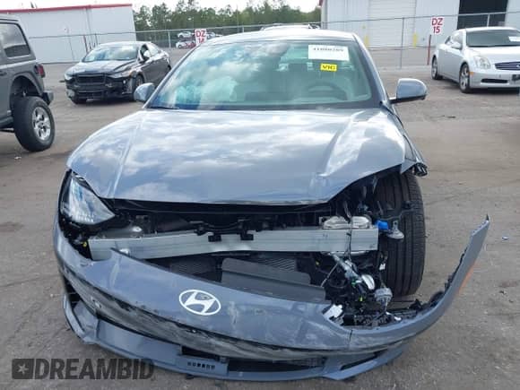 2025 Hyundai Ioniq 6 Limited with VIN KMHM54AA4SA082941, listed as a IAAI auction lot 41080289 with 227 mi miles and . Bid and sale history available at DreamBid. Image 6.