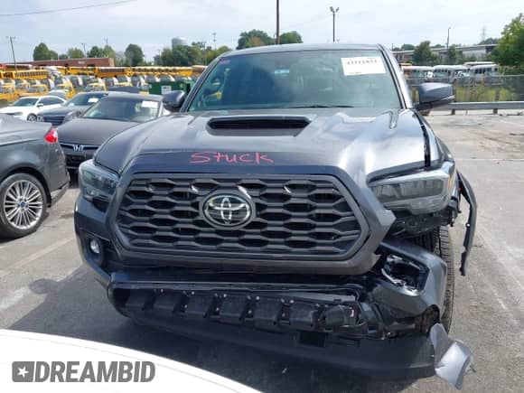2023 Toyota Tacoma SR z VIN 3TMCZ5AN3PM613358, wystawiony jako IAAI lot #43211852 z przebiegiem 25 287 mil mil oraz . Historia ofert i sprzedaży dostępna na DreamBid. Obrazek 12.