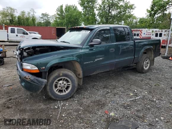 2000 Dodge Dakota Sport with VIN 1B7GG2AN9YS777289, listed as a Copart auction lot 55776625 with 192,139 mi miles and Salvage title. Bid and sale history available at DreamBid. Image 1.