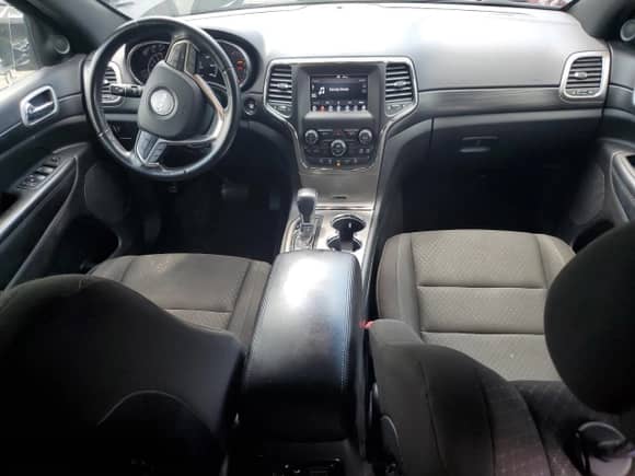 2021 Jeep Grand Cherokee Laredo E z VIN 1C4RJFAG1MC525298, wystawiony jako Copart lot #90879225 z przebiegiem 51 867 mil mil oraz Szkoda całkowita • Salvage title. Historia ofert i sprzedaży dostępna na DreamBid. Obrazek 8.