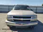 2004 Chevrolet Tahoe LT z VIN 1GNEK13TX4J198363, wystawiony jako Copart lot #70129815 z przebiegiem 224 521 mil mil oraz Szkoda całkowita • Salvage title. Historia ofert i sprzedaży dostępna na DreamBid. Obrazek 5.