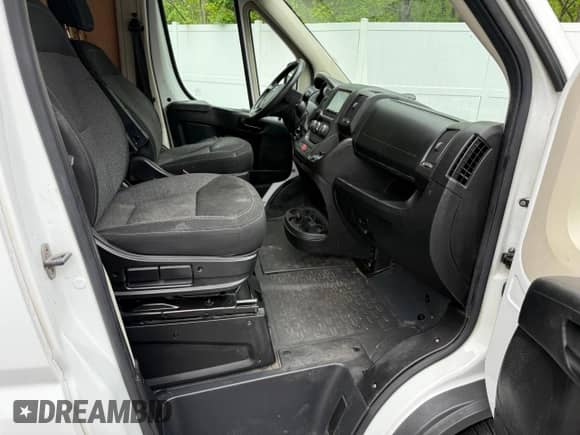 2014 Ram ProMaster Cargo с VIN 3C6TRVBG2EE118261, выставлен на аукционе Copart как лот 60191875 с пробегом 168 039 миль миль и Чистый • Clean title. История ставок и продаж доступна на DreamBid. Изображение 5.