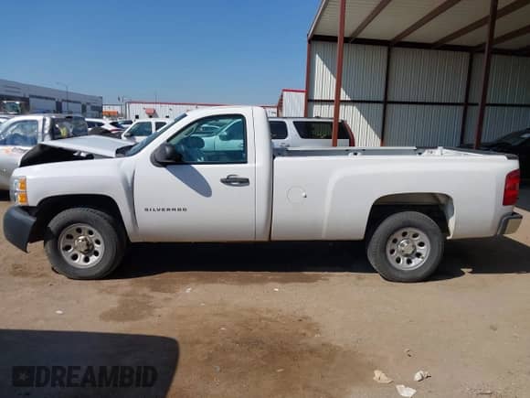 2013 Chevrolet Silverado 1500 Work Truck z VIN 1GCNCPEX9DZ248650, wystawiony jako IAAI lot #43394520 z przebiegiem 177 558 mil mil oraz . Historia ofert i sprzedaży dostępna na DreamBid. Obrazek 14.