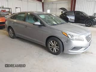 2016 Hyundai Sonata SE с VIN 5NPE24AF0GH393750, выставлен на аукционе IAAI как лот 42644024 с пробегом 126 816 миль миль и . История ставок и продаж доступна на DreamBid. Изображение 1.