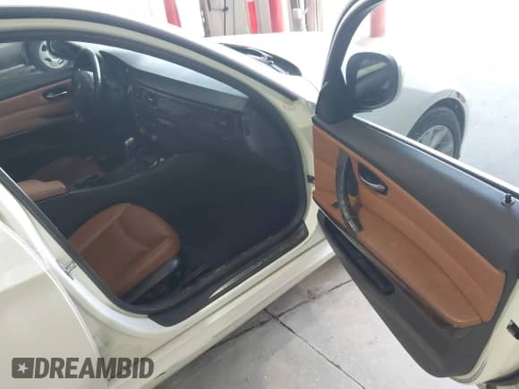 2011 BMW 3 Series 328i with VIN WBAPH7C54BE677451, listed as a IAAI auction lot 43201210 with 206,764 mi miles and . Bid and sale history available at DreamBid. Image 5.