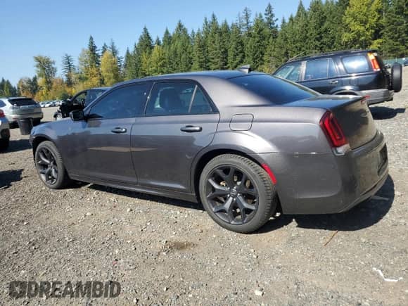 2022 Chrysler 300 Touring L с VIN 2C3CCADG7NH170901, выставлен на аукционе Copart как лот 81338065 с пробегом 73 175 миль миль и Списание • Salvage title. История ставок и продаж доступна на DreamBid. Изображение 2.