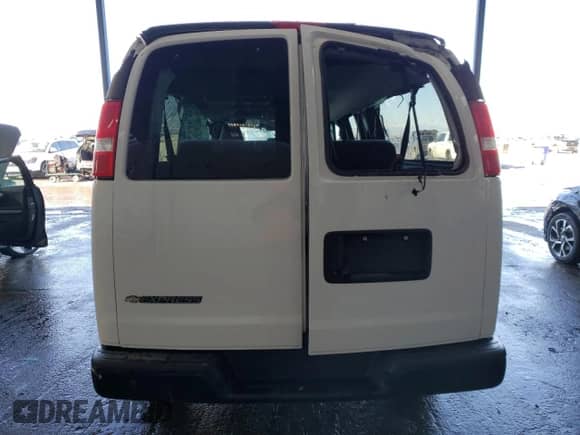 2022 Chevrolet Express Passenger LS с VIN 1GAZGNFP1N1278436, выставлен на аукционе Copart как лот 42293525 с пробегом 32 806 миль миль и Списание • Salvage title. История ставок и продаж доступна на DreamBid. Изображение 6.