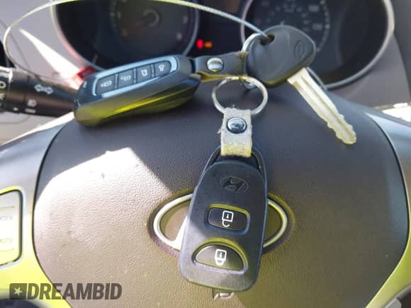 2010 Hyundai Tucson Limited с VIN KM8JU3AC7AU042724, выставлен на аукционе IAAI как лот 42202516 с пробегом 128 299 миль миль и . История ставок и продаж доступна на DreamBid. Изображение 11.