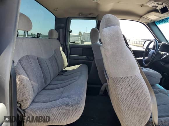 2001 GMC Sierra 1500 SLE z VIN 2GTEC19VX11204151, wystawiony jako Copart lot #57076455 z przebiegiem 204 025 mil mil oraz Szkoda całkowita • Salvage title. Historia ofert i sprzedaży dostępna na DreamBid. Obrazek 10.