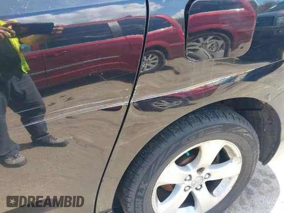 2011 Toyota Sienna с VIN 5TDKA3DC9BS001031, выставлен на аукционе IAAI как лот 42093085 с пробегом 156 063 миль миль и . История ставок и продаж доступна на DreamBid. Изображение 6.