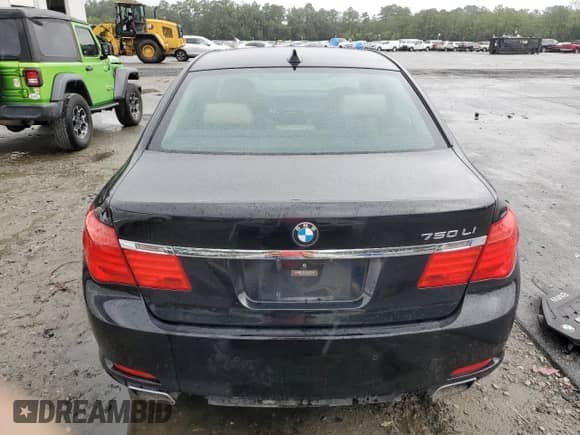2012 BMW 7 Series 750Li z VIN WBAKB8C55CDX20784, wystawiony jako Copart lot #82229125 z przebiegiem 168 360 mil mil oraz Czysty tytuł • Clean title. Historia ofert i sprzedaży dostępna na DreamBid. Obrazek 6.