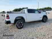 2019 Ram 1500 Rebel z VIN 1C6SRFLT5KN725405, wystawiony jako Copart lot #68399945 z przebiegiem 153 904 mil mil oraz Szkoda całkowita • Salvage title. Historia ofert i sprzedaży dostępna na DreamBid. Obrazek 3.