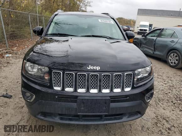 2014 Jeep Compass Latitude with VIN 1C4NJCEA5ED732288, listed as a Copart auction lot 82689185 with 102,856 mi miles and Clean title. Bid and sale history available at DreamBid. Image 5.