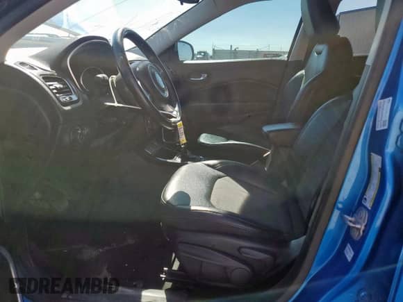 2019 Jeep Compass Altitude with VIN 3C4NJCBB3KT743292, listed as a Copart auction lot 70115335 with 59,561 mi miles and Salvage title. Bid and sale history available at DreamBid. Image 7.