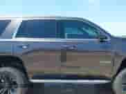 2016 Chevrolet Tahoe LS z VIN 1GNSKAKC4GR163733, wystawiony jako IAAI lot #42242113 z przebiegiem 72 619 mil mil oraz . Historia ofert i sprzedaży dostępna na DreamBid. Obrazek 14.