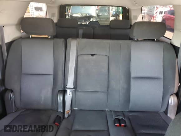 2010 Chevrolet Suburban LS с VIN 1GNUKHE30AR129387, выставлен на аукционе Copart как лот 60620475 с пробегом 141 626 миль миль и Списание • Salvage title. История ставок и продаж доступна на DreamBid. Изображение 10.