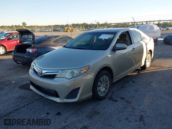 2014 Toyota Camry SE с VIN 4T1BF1FK0EU406569, выставлен на аукционе IAAI как лот 43573517 с пробегом 159 362 миль миль и . История ставок и продаж доступна на DreamBid. Изображение 17.