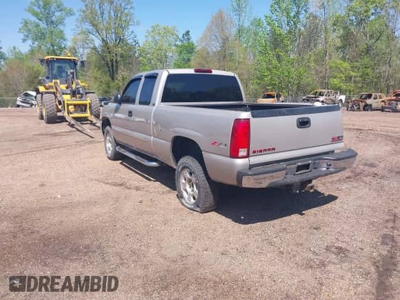 2004 GMC Sierra 1500 SLE with VIN 1GTEK19T54E209388, listed as a IAAI auction lot 41931792 with Not provided miles and . Bid and sale history available at DreamBid. Image 3.