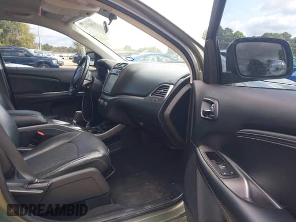 2018 Dodge Journey Crossroad with VIN 3C4PDCGBXJT519623, listed as a IAAI auction lot 43061340 with 110,890 mi miles and . Bid and sale history available at DreamBid. Image 5.