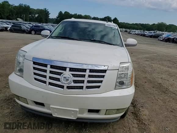 2008 Cadillac Escalade ESV with VIN 1GYFK66868R105440, listed as a Copart auction lot 69651735 with 219,182 mi miles and Salvage title. Bid and sale history available at DreamBid. Image 14.