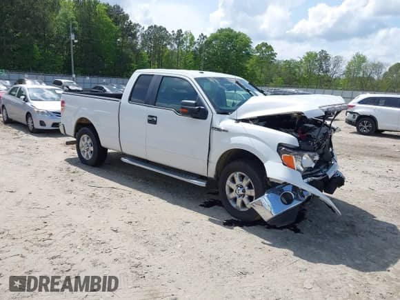 2014 Ford F-150 XL z VIN 1FTEX1CM8EFA23603, wystawiony jako IAAI lot #42111363 z przebiegiem 229 088 mil mil oraz . Historia ofert i sprzedaży dostępna na DreamBid. Obrazek 1.