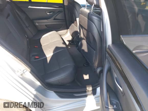 2015 BMW 5 Series 528i с VIN WBA5A5C58FD519593, выставлен на аукционе IAAI как лот 43200640 с пробегом 119 151 миль миль и . История ставок и продаж доступна на DreamBid. Изображение 8.