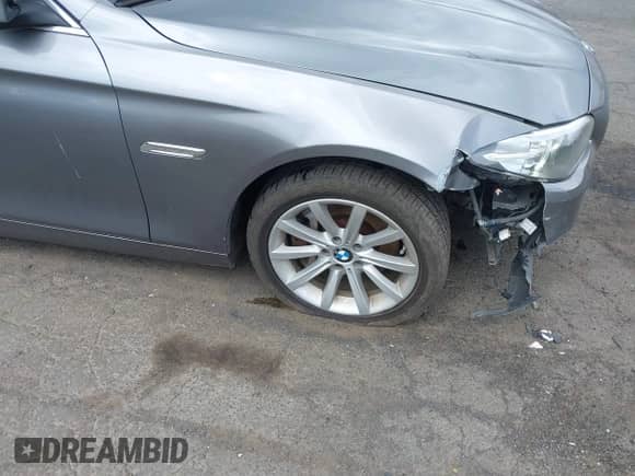 2015 BMW 5 Series 535i xDrive with VIN WBA5B3C51FD540464, listed as a IAAI auction lot 42644013 with 115,383 mi miles and . Bid and sale history available at DreamBid. Image 17.