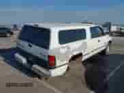 1996 Dodge 1500 z VIN 3B7HF13Z4TM187407, wystawiony jako IAAI lot #42962727 z przebiegiem 145 230 mil mil oraz . Historia ofert i sprzedaży dostępna na DreamBid. Obrazek 6.