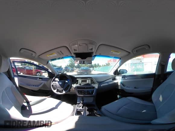 2017 Hyundai Sonata 2.4L с VIN 5NPE24AF4HH572424, выставлен на аукционе IAAI как лот 43352563 с пробегом 118 629 миль миль и . История ставок и продаж доступна на DreamBid. Изображение 21.