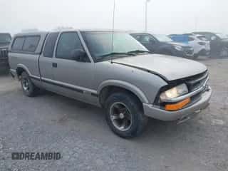 2003 Chevrolet S-10 LS z VIN 1GCCS19X938125940, wystawiony jako IAAI lot #43381376 z przebiegiem 148 298 mil mil oraz . Historia ofert i sprzedaży dostępna na DreamBid. Obrazek 1.