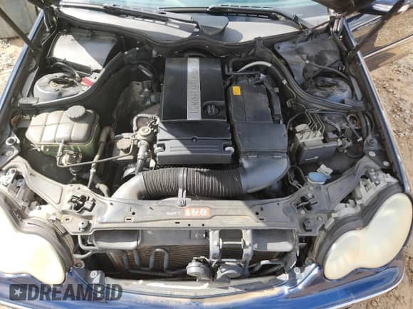 2005 Mercedes-Benz C 230 Kompressor z VIN WDBRF40JX5F717417, wystawiony jako Copart lot #90592545 z przebiegiem 174 613 mil mil oraz Czysty tytuł • Clean title. Historia ofert i sprzedaży dostępna na DreamBid. Obrazek 11.