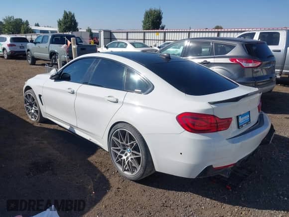 2019 BMW 4 Series 440i xDrive с VIN WBA4J7C59KBM75651, выставлен на аукционе IAAI как лот 43303945 с пробегом 131 941 миль миль и . История ставок и продаж доступна на DreamBid. Изображение 3.