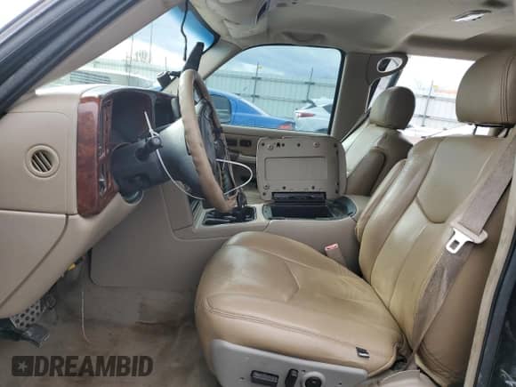 2004 Chevrolet Silverado 2500 LT с VIN 1GCGK23U84F126354, выставлен на аукционе Copart как лот 52349705 с пробегом Не указан миль и Списание • Salvage title. История ставок и продаж доступна на DreamBid. Изображение 7.