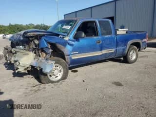 2003 Chevrolet Silverado 2500 LT с VIN 1GCGK29U93Z225026, выставлен на аукционе Copart как лот 81873645 с пробегом Не указан миль и Списание • Salvage title. История ставок и продаж доступна на DreamBid. Изображение 1.