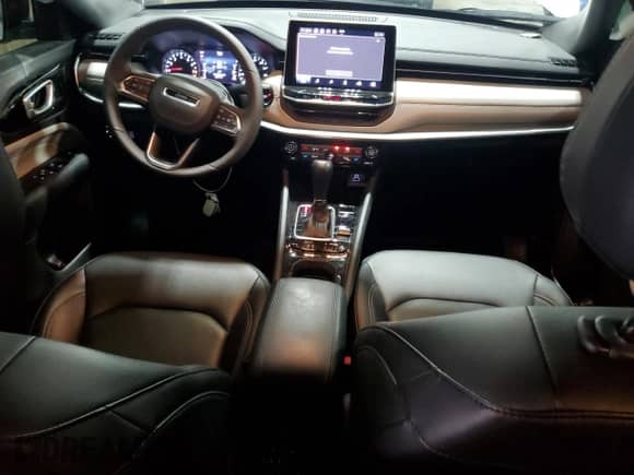2025 Jeep Compass Limited с VIN 3C4NJDCN5ST555033, выставлен на аукционе Copart как лот 68725405 с пробегом 6 617 миль миль и Списание • Salvage title. История ставок и продаж доступна на DreamBid. Изображение 8.